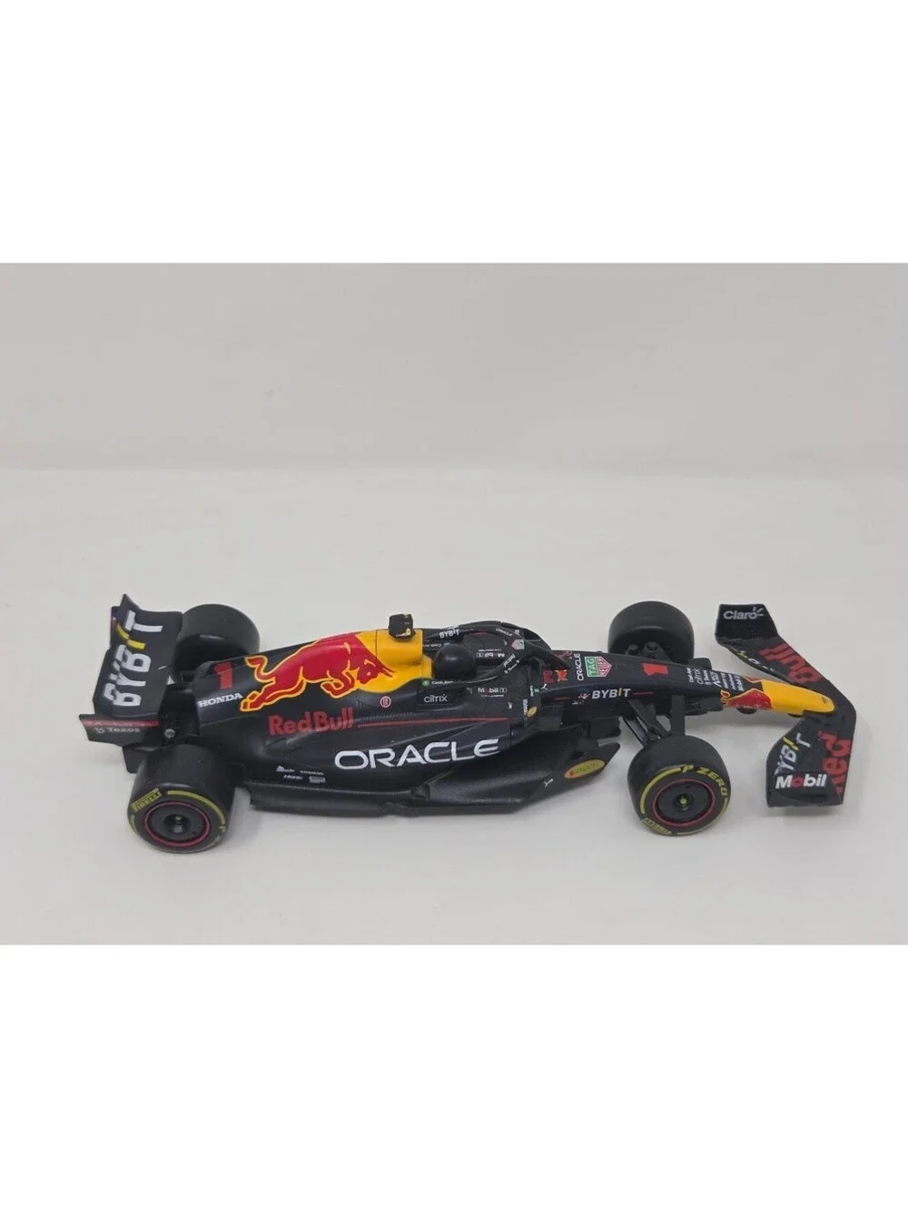 Maisto Oracle Red Bull Racing RB18 2022 F1 RC Car 1:24 Scale Max Verstappen